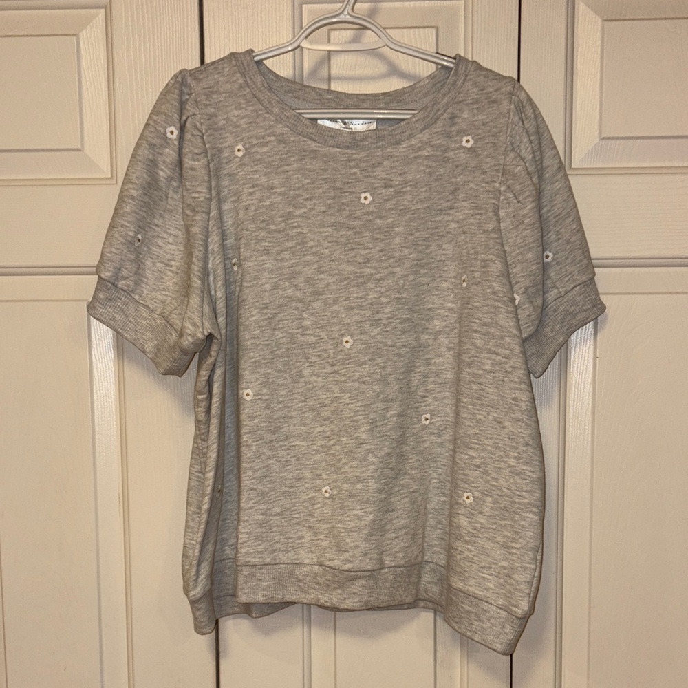 Chelsea & Theodore Gray Short Sleeve Sweatshirt with Floral Details